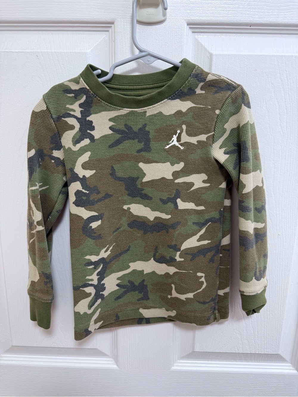 Jordan Kids' Camo Long-Sleeve Thermal Top - Green, Size 5